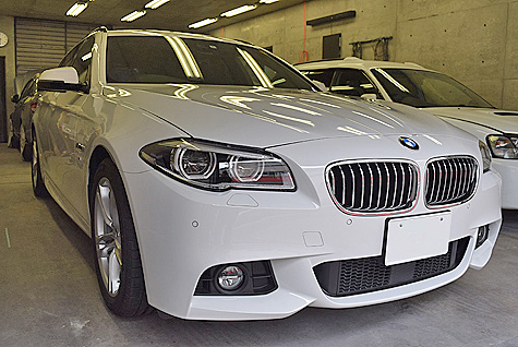 BMW523ic[OMX|[c(F11)̑O