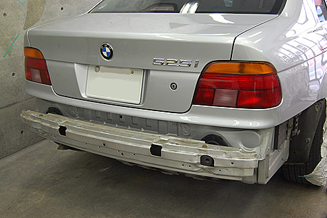 op\̊OꂽBMW 525i (E39)