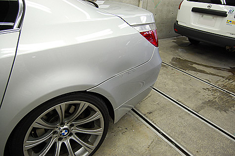 BMW530i(E60)̃tF_[̉