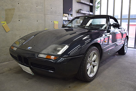 BMW・Z1のパネルの割れ修理