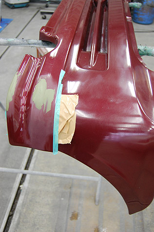 ダイハツの板金塗装･修理実績 | オプティ･エアロダウン･ビ―クス, 純正エアロパーツの割れの修理 | 東京 荒川区の和光自動車