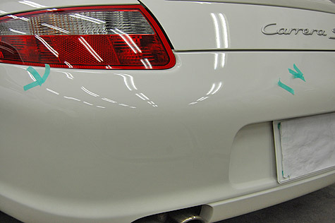 ポルシェ911カレラのバンパーのキズ