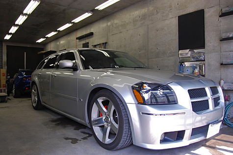  Chrysler Dodge Magnum SRT8