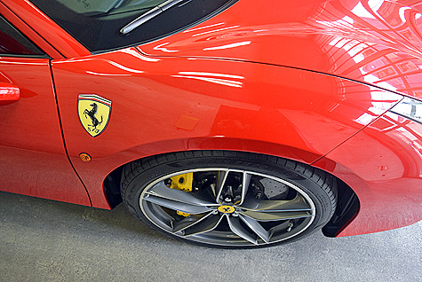 �L���C�ɒ������t�F���[���E488GTB�̃t�F���_�[