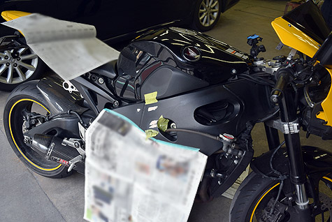 z_CBR1000RR (SC59)̃A~t[̏Ƀpet