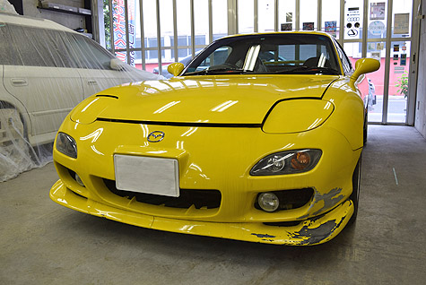 マツダの板金塗装 修理実績 Rx 7 タイプrs Fd3s の前後バンパーの破損の修理 社外品ﾎｲｰﾙから純正への交換も 和光自動車