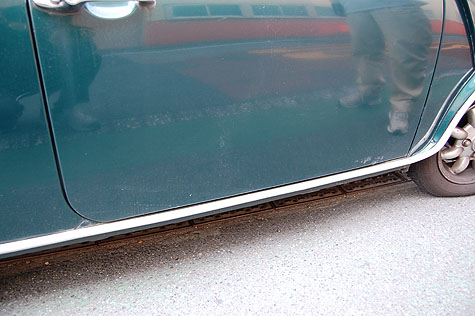 ミニ修理実績 ミニbmc Mk10 ドアの錆びとルーフの塗装劣化